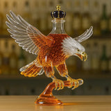 Üveg whiskey palack hófehér sas formájában